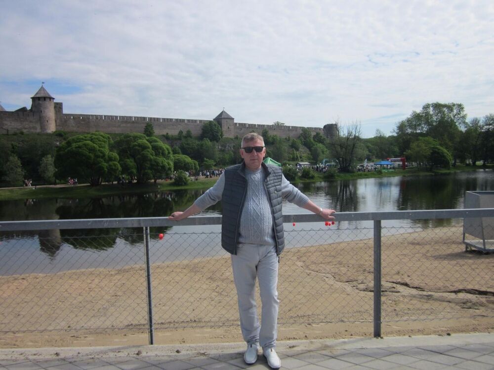  ,   Vadim, 63 ,   