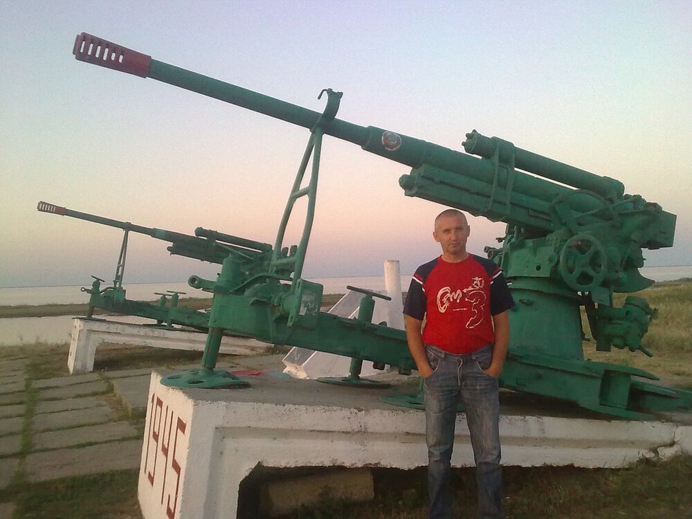   ,   Viktor, 54 ,   