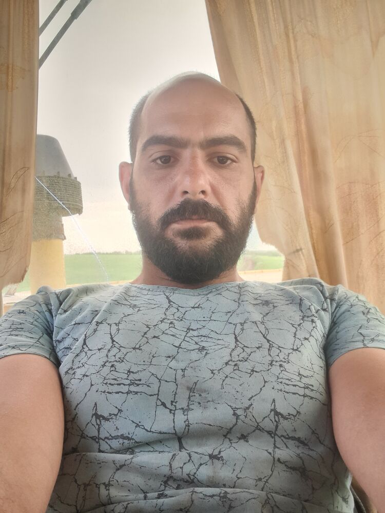  48245083  , 37 ,    