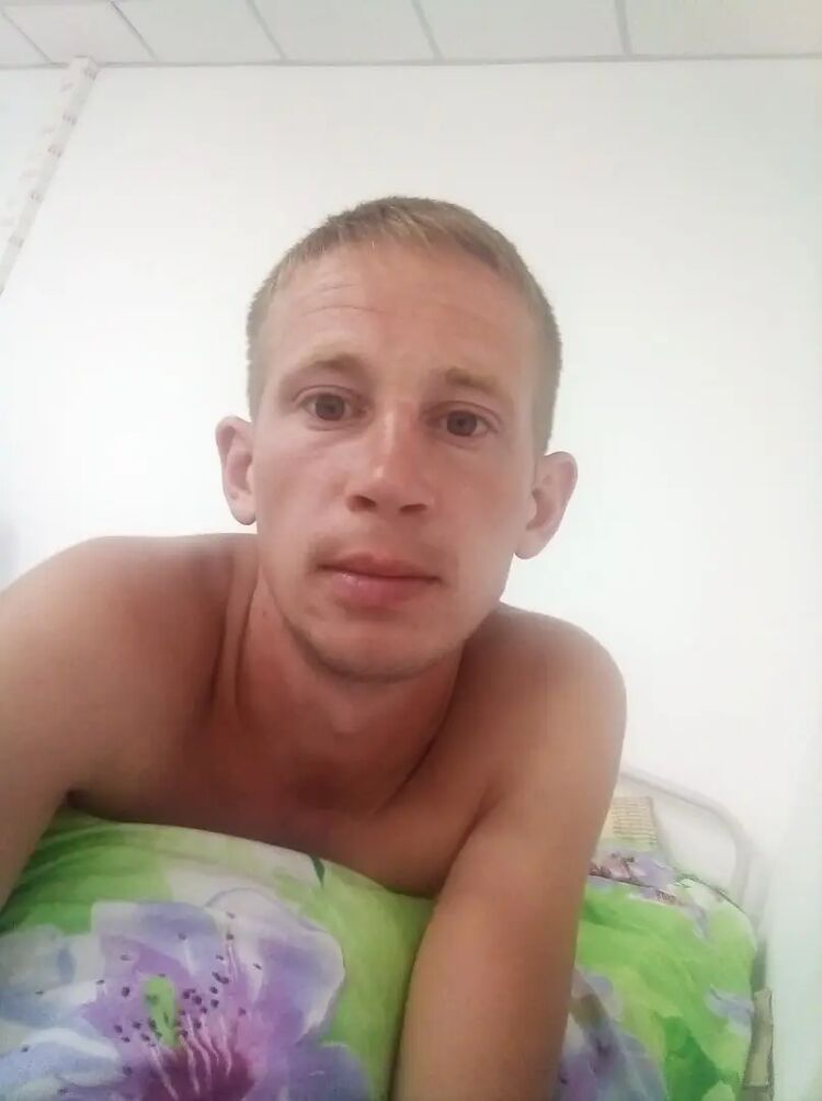  ,   Dmitry, 32 ,   ,   