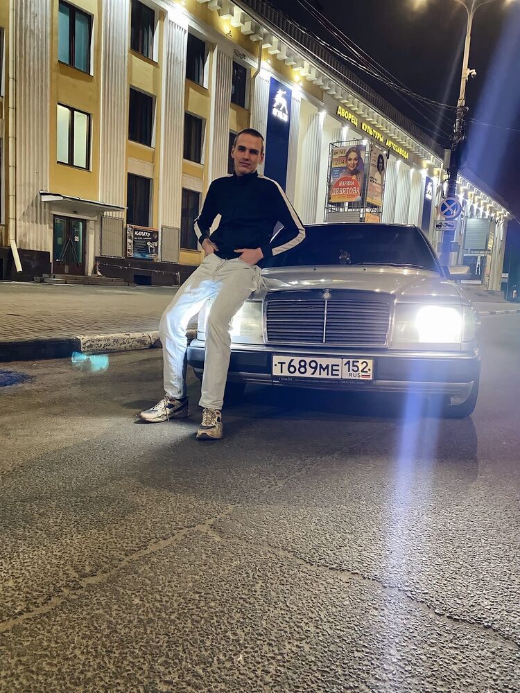  52379643  , 20 ,     