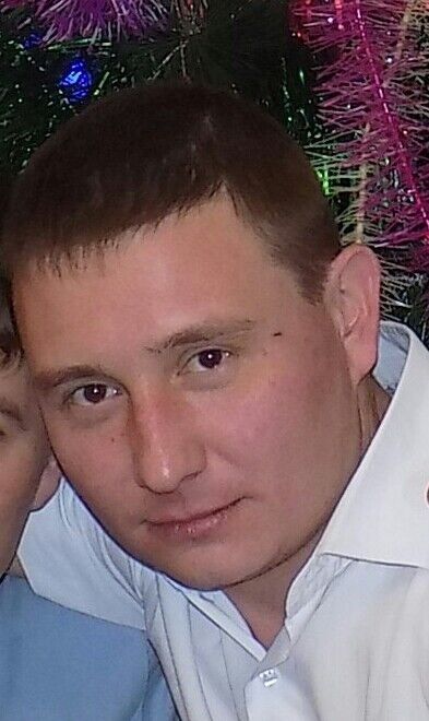  8868713  Sergei, 42 ,    