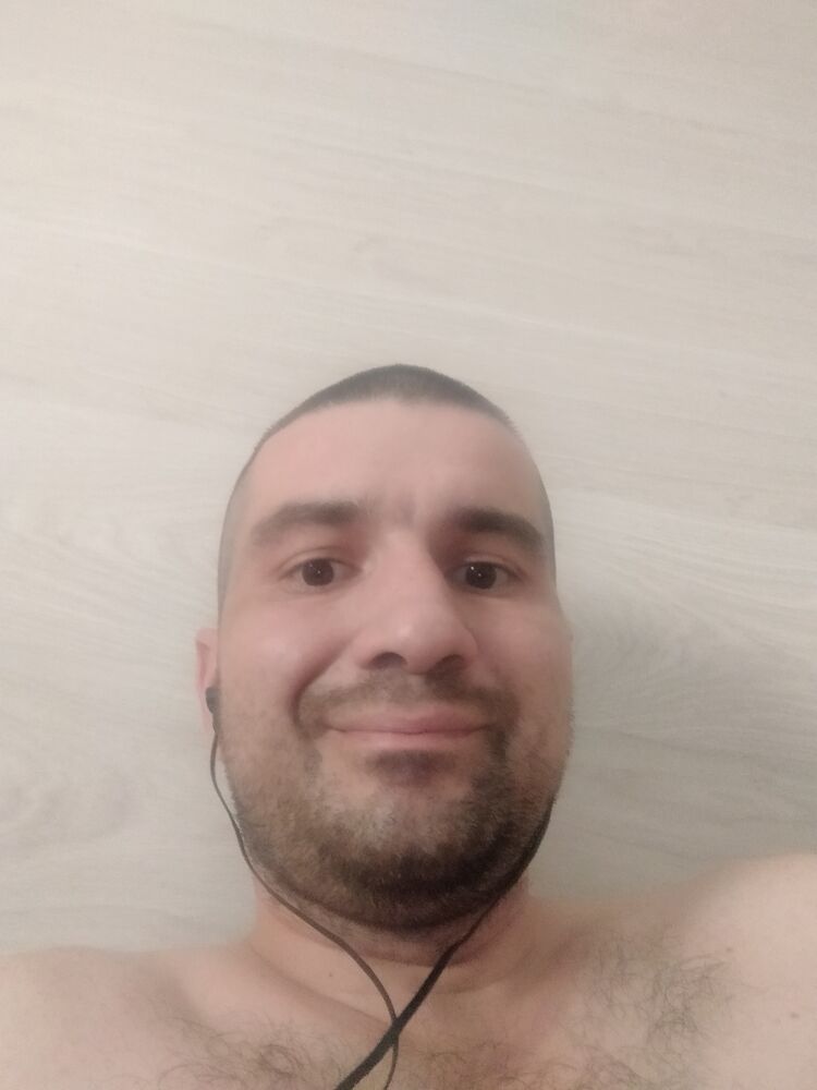  35645603  Viktor, 40 ,    