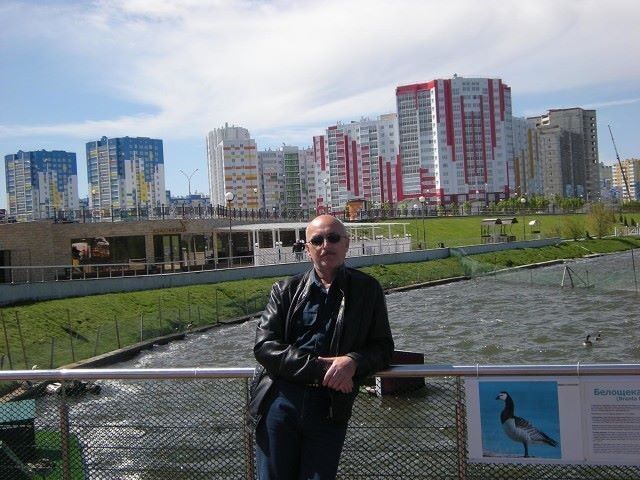  11607803  Viktor, 64 ,    
