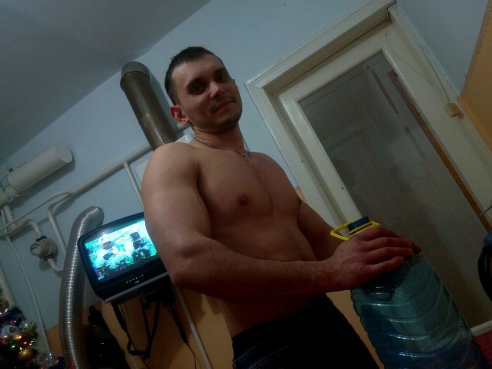  8813843  Dima, 33 ,    
