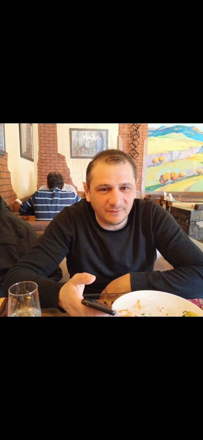  --,   Edmon, 47 ,   ,   