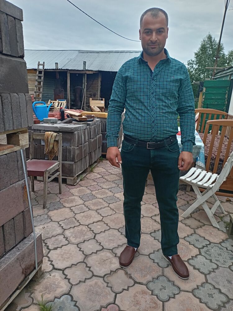  36036453  Gevorg, 35 ,    