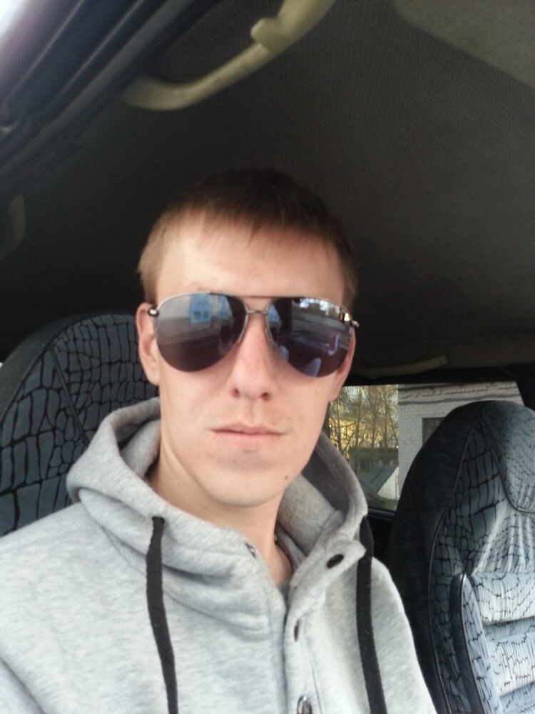  7582613  Viktor, 37 ,    