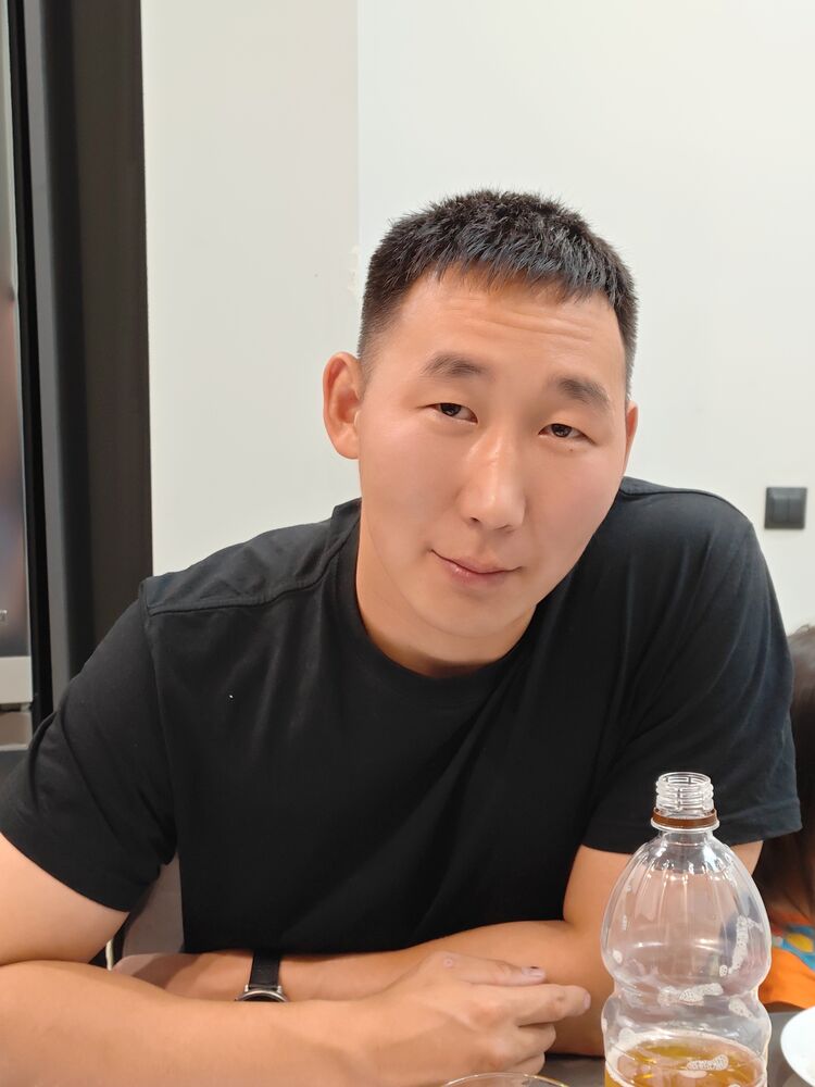  54614313  Bator, 29 ,    