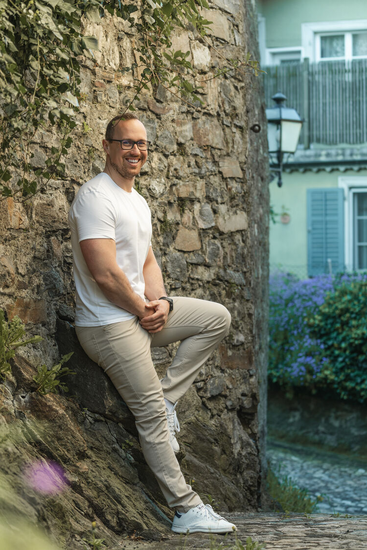  49147743  , 35 ,    Chur