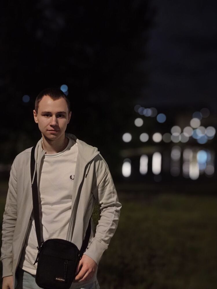  52082533  , 20 ,    -