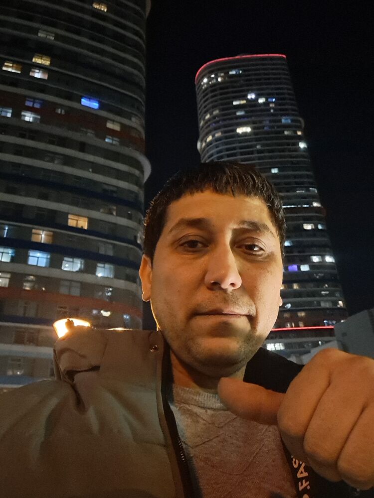  40725833  JAVLONBEK, 37 ,    