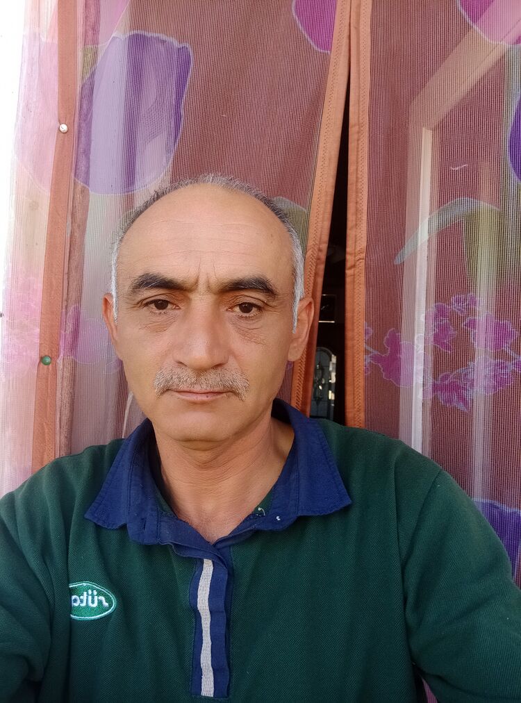  38654183  Kazim, 45 ,    -