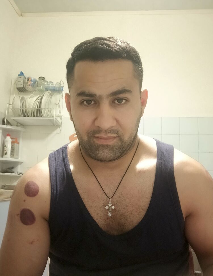  46773433  , 45 ,    