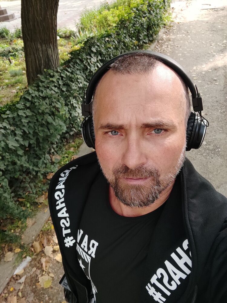  ,   Denis, 44 ,   ,   , c 