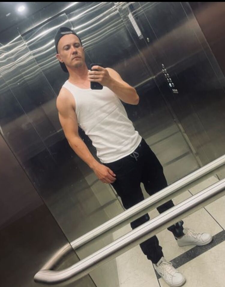  48827673  , 37 ,    