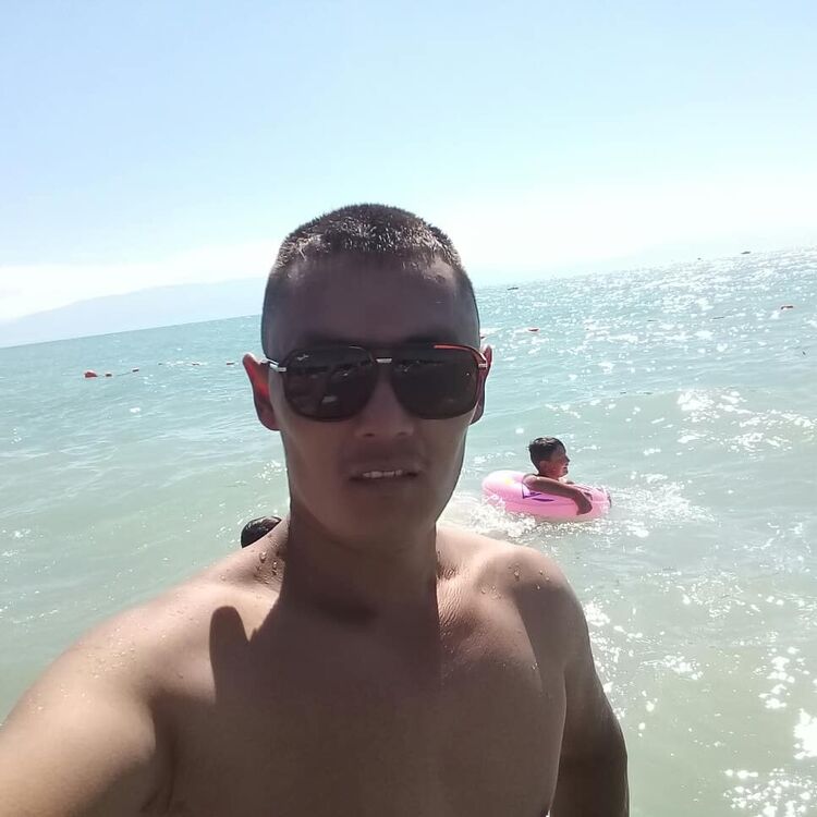  13784743  Birzhan, 31 ,    