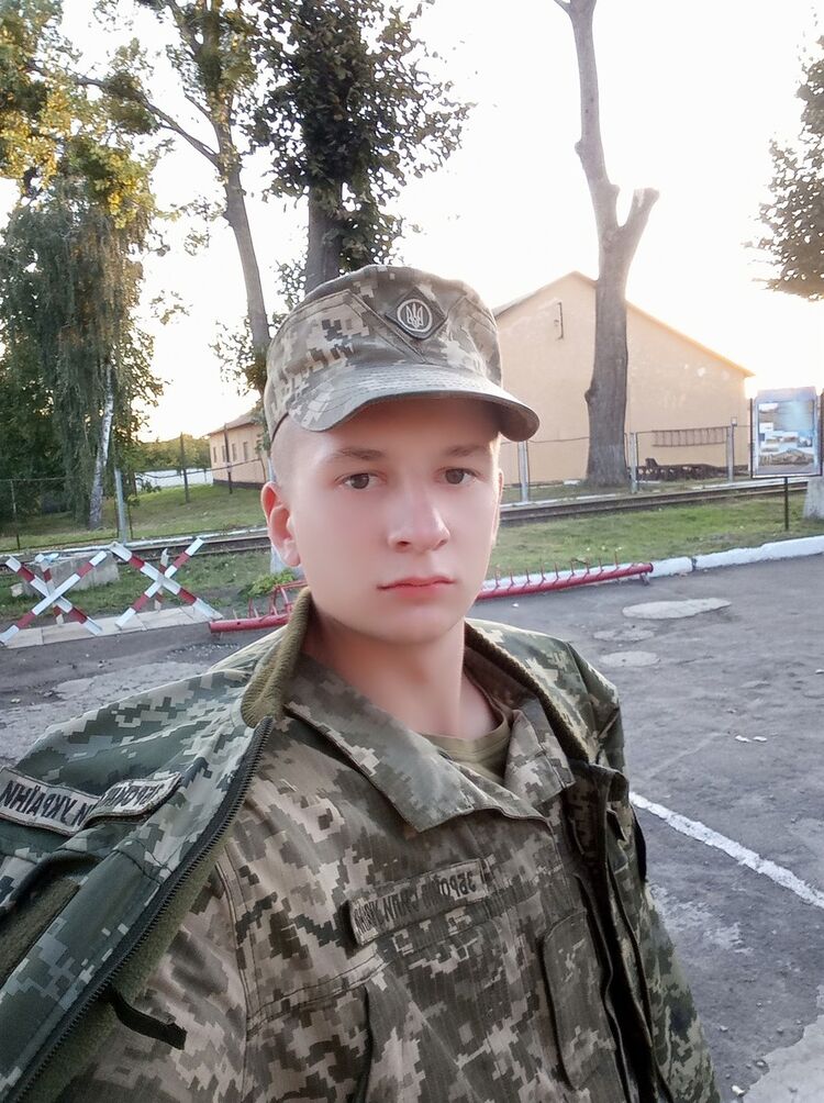  17775663  Dmytro, 26 ,    