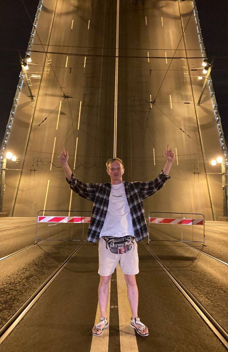  44443213  , 33 ,    -