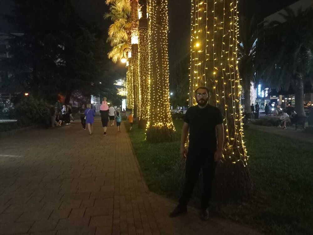  ,   Gagik, 33 ,   ,   