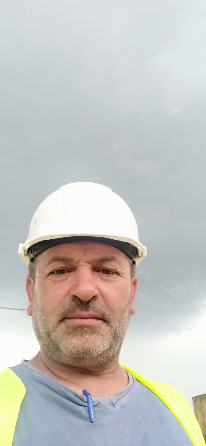  29305933  Mehmet, 52 ,    