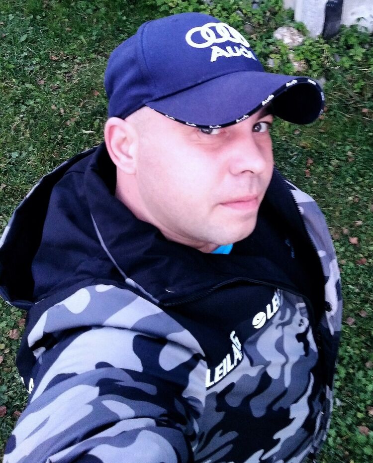  21713103  Roman, 34 ,    