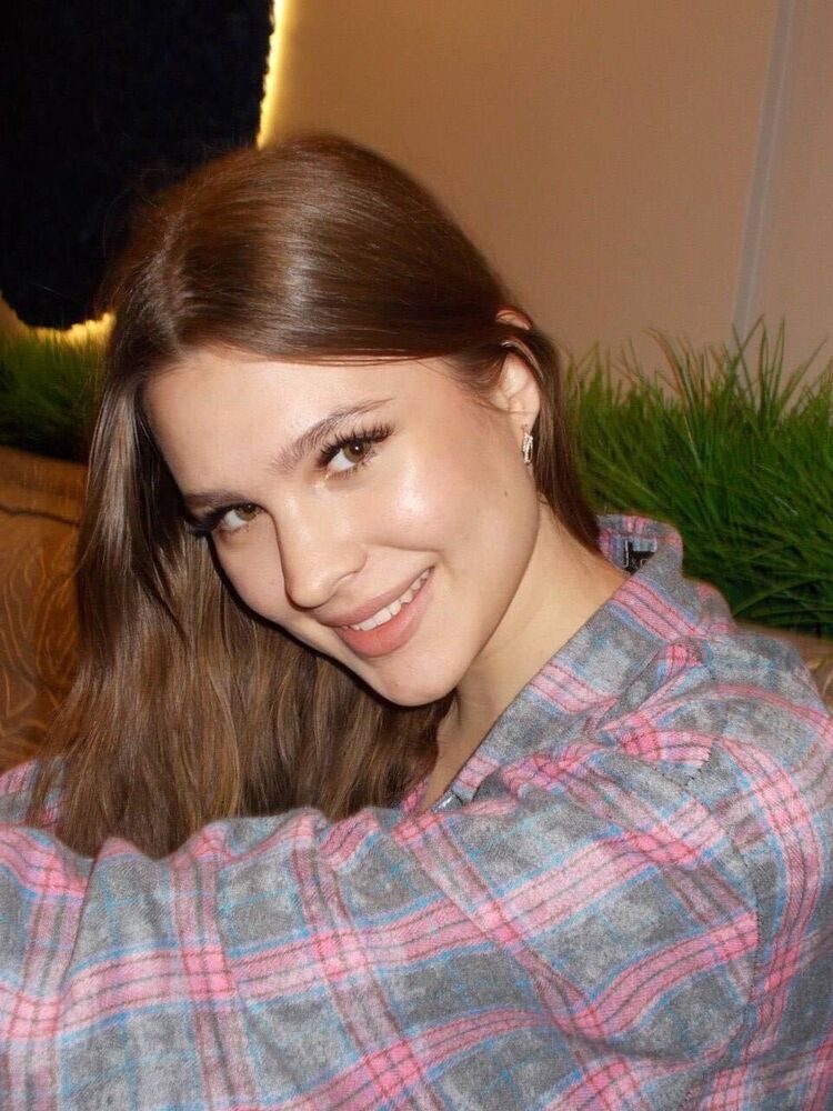  54704783  Alsusha, 18 ,    Ala