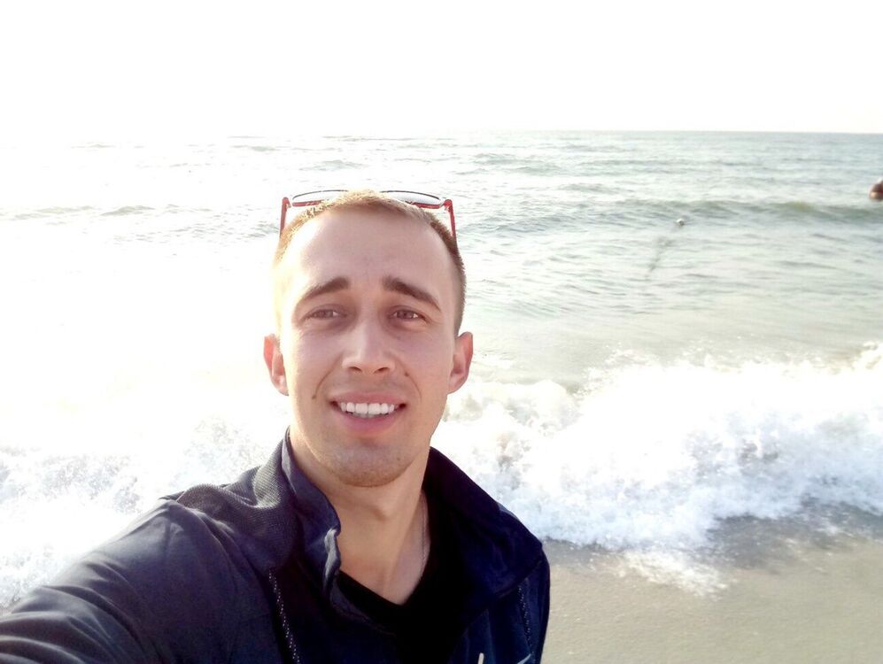 14399853  Stanislav, 32 ,    