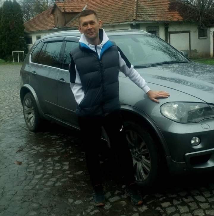  46913853  , 44 ,    