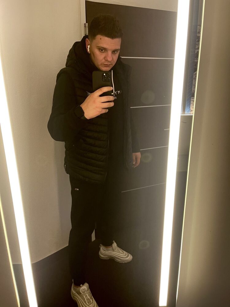  33521033  Serhii, 32 ,    Sopot