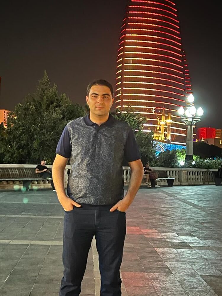  ,   Izik, 27 ,   ,   