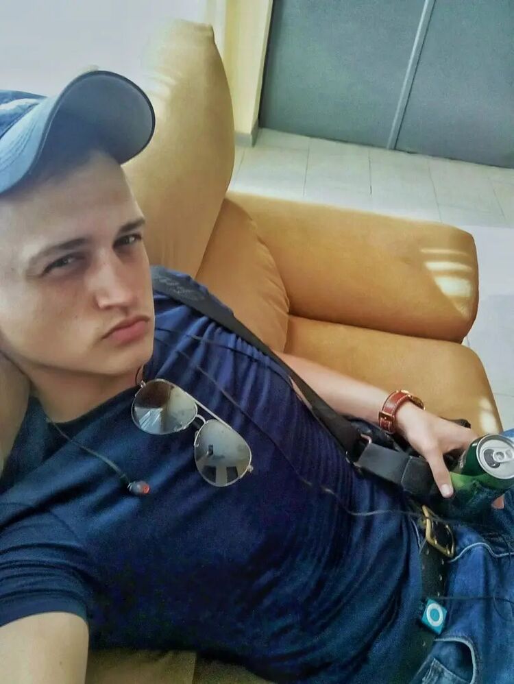  30359163  Anton, 32 ,    -