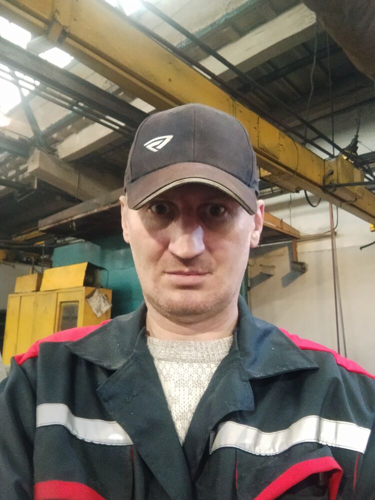  40759253  Pavel, 41 ,    