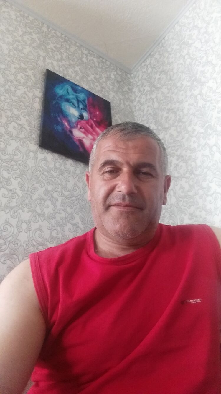  27486763  Artak, 44 ,    