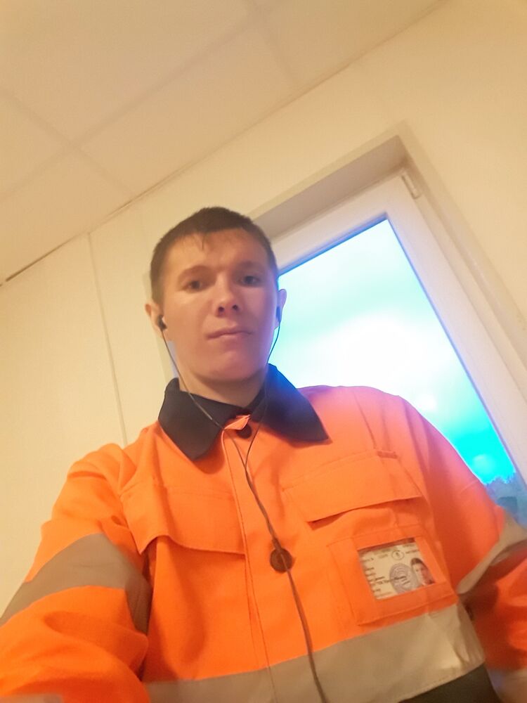  ,   Mikhail, 33 ,     , c , 