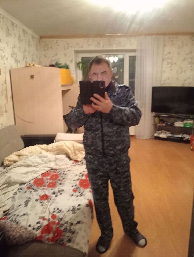  42958523  , 56 ,    