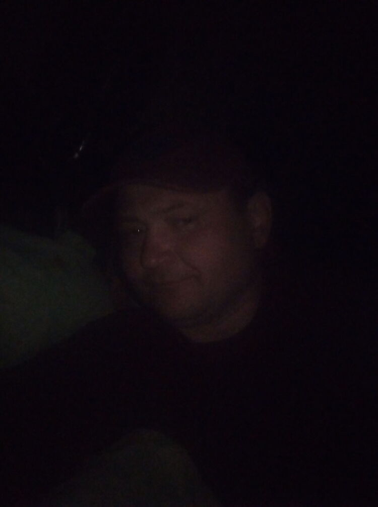  ,   Andrej, 40 ,   , 