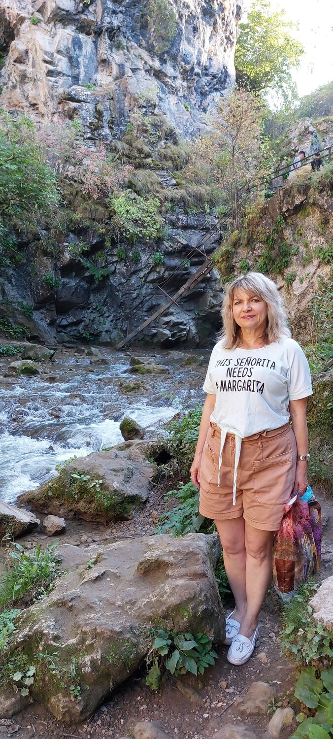  ,   Irina, 60 ,   c 