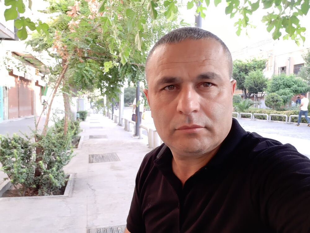  19672593  Azer, 52 ,    