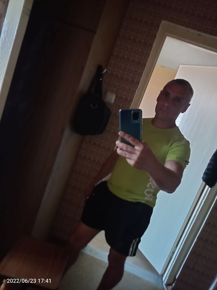  ,   Denis, 38 ,   c 