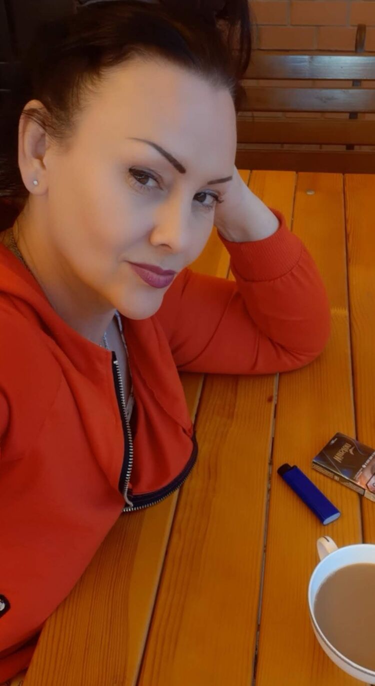  ,   Lara, 45 ,   c 