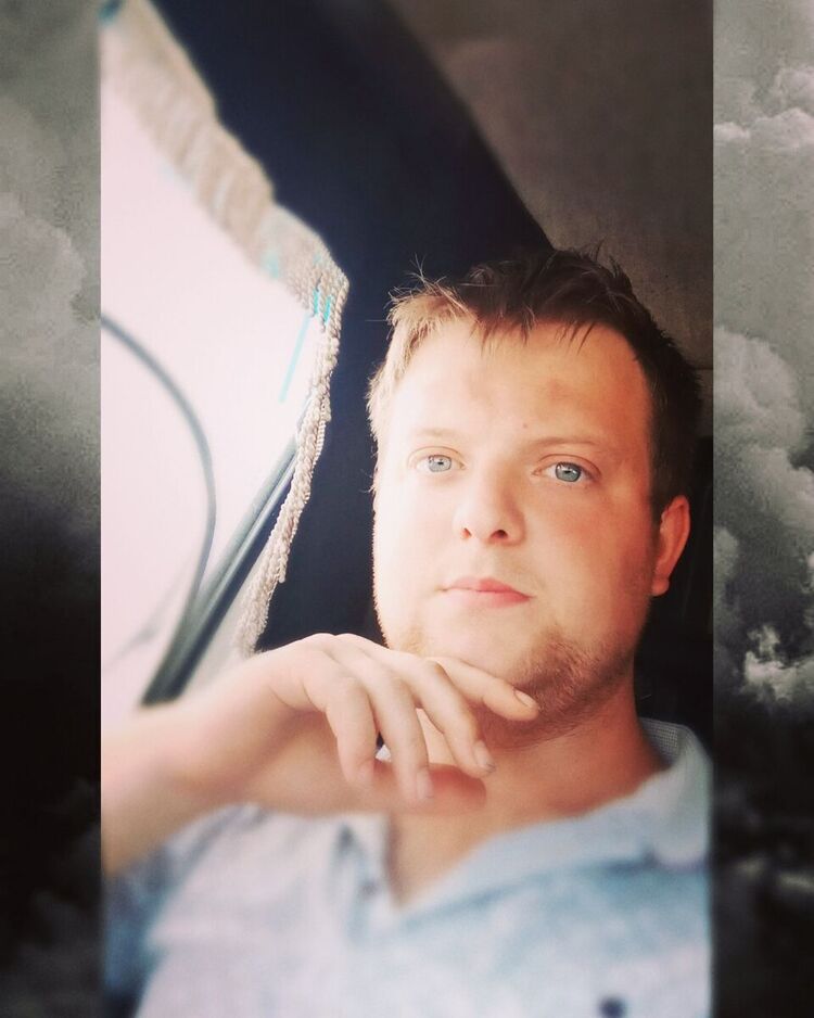  20316203  Nikolka, 28 ,    
