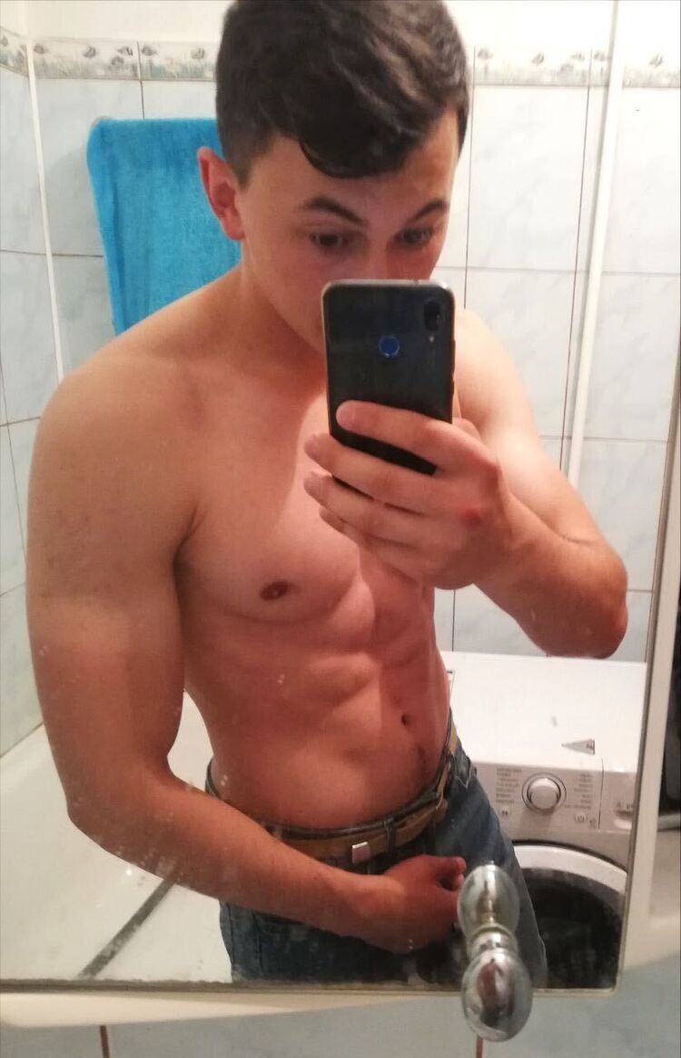  32038683  Igor, 29 ,    