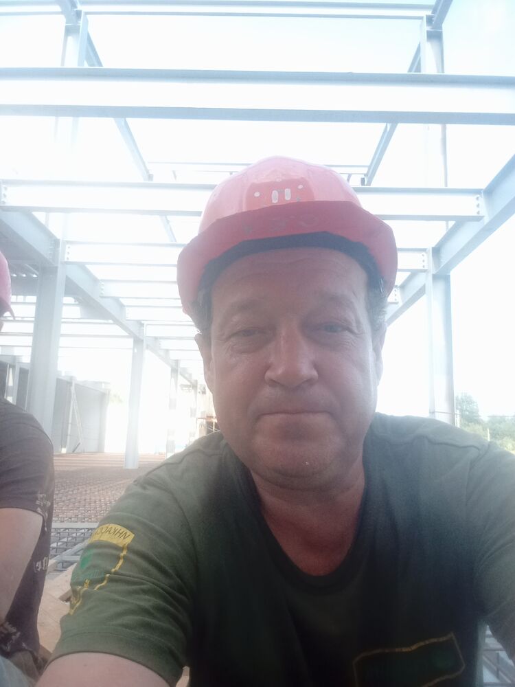  45684773  Vladimir, 51 ,    