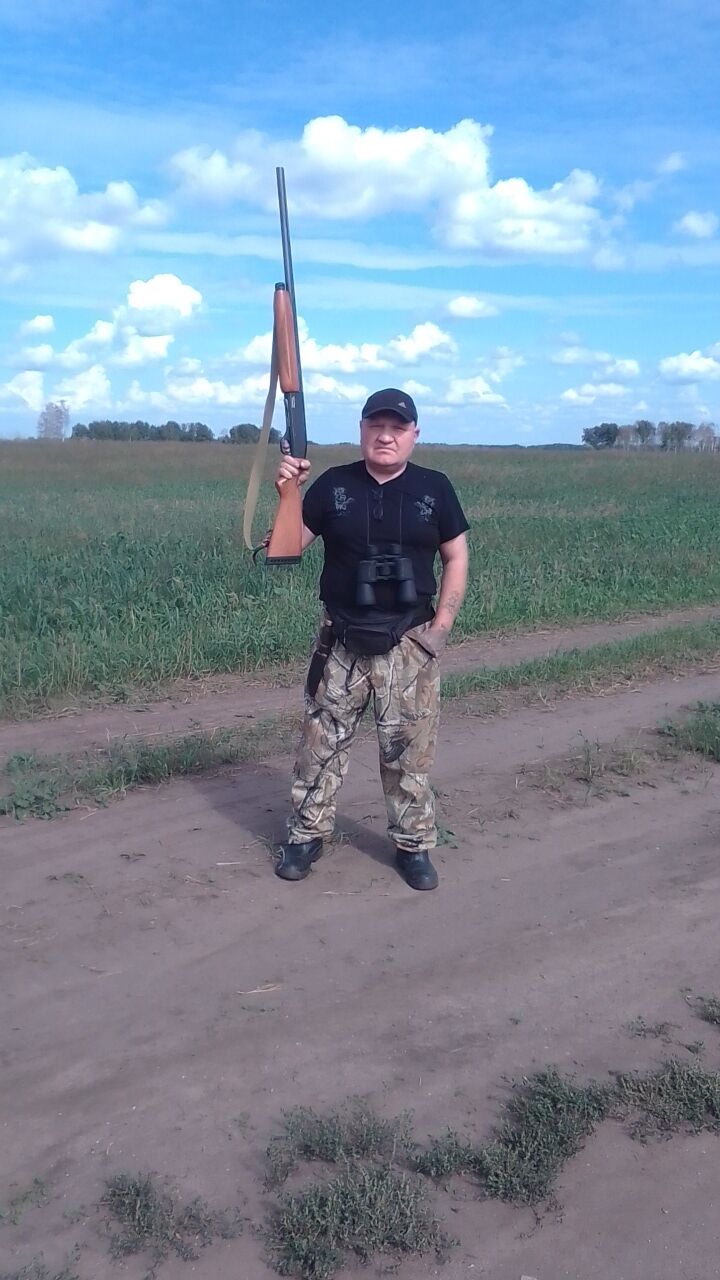  47939543  Pavel, 52 ,    