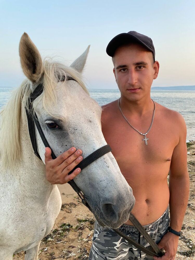  ,   Alex, 24 ,   ,   