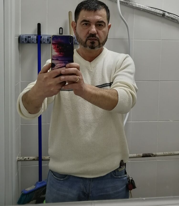  ,   Marat, 43 ,   ,   
