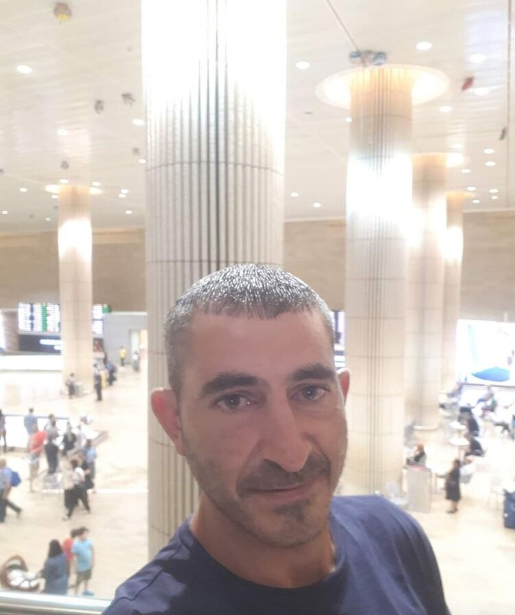  Hadera,   Vitali, 44 ,   ,   , c 