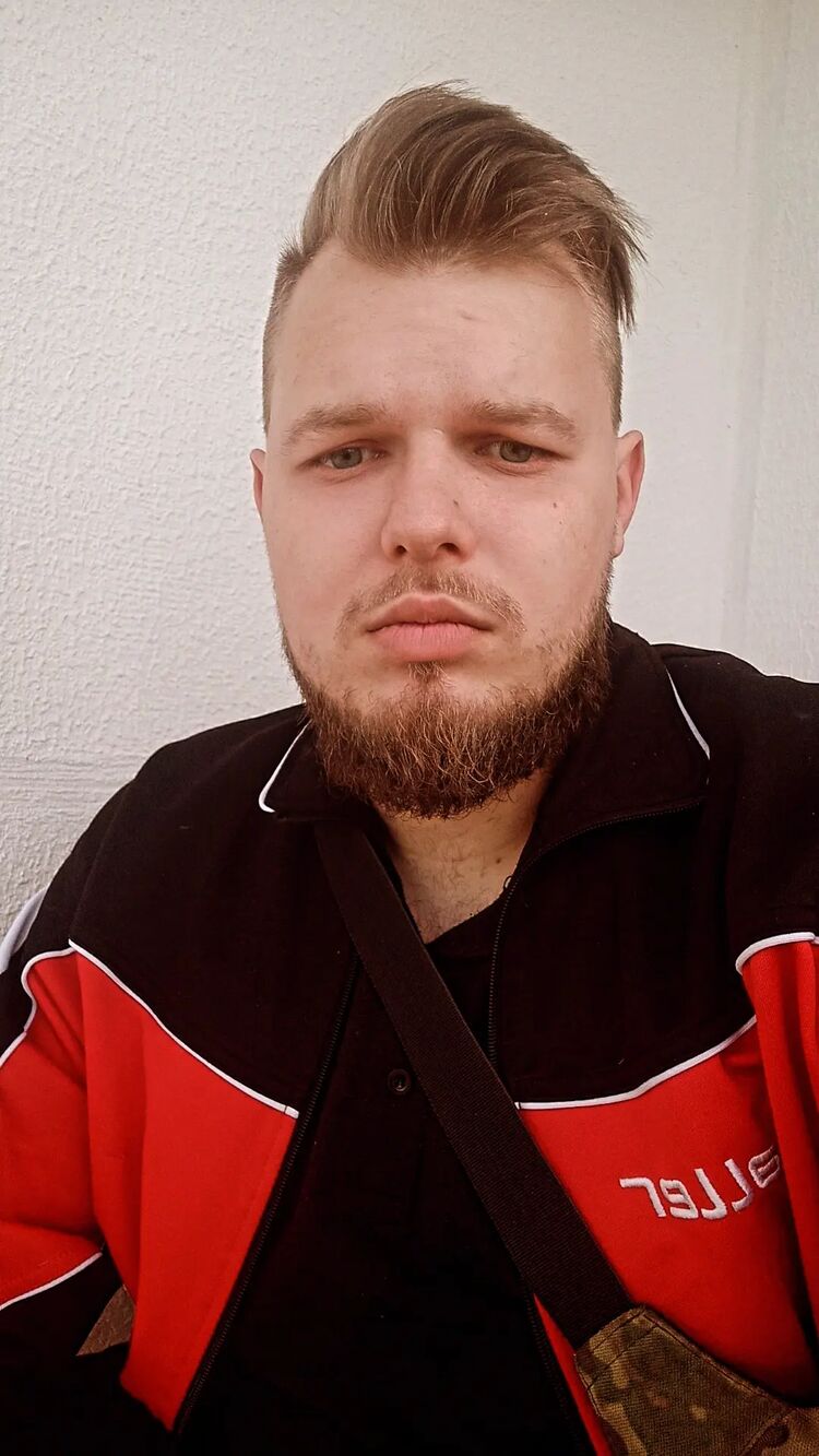  30348913  , 28 ,    