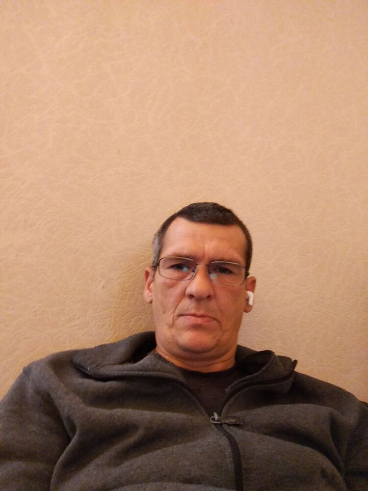  46465523  Oleg, 47 ,    